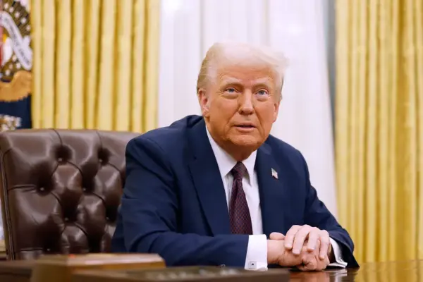 Trump đăng bài, sau đó gỡ video AI kỳ lạ quảng bá cho thuyết âm mưu MedBed